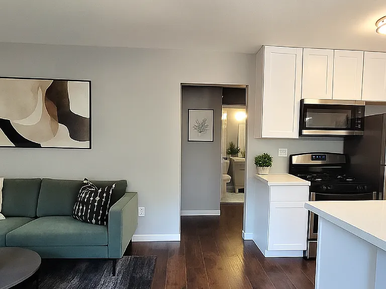 1366 Oakland Blvd — Photo 1