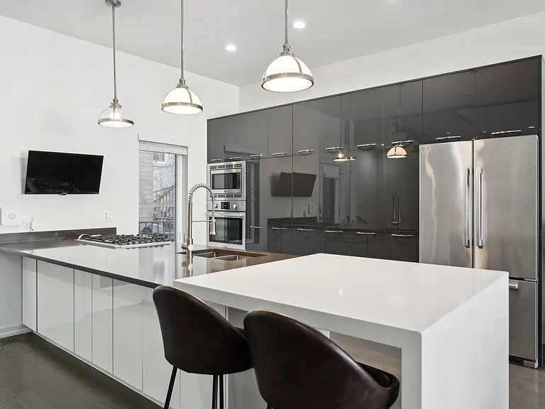 1339 W Ancona St — Photo 7