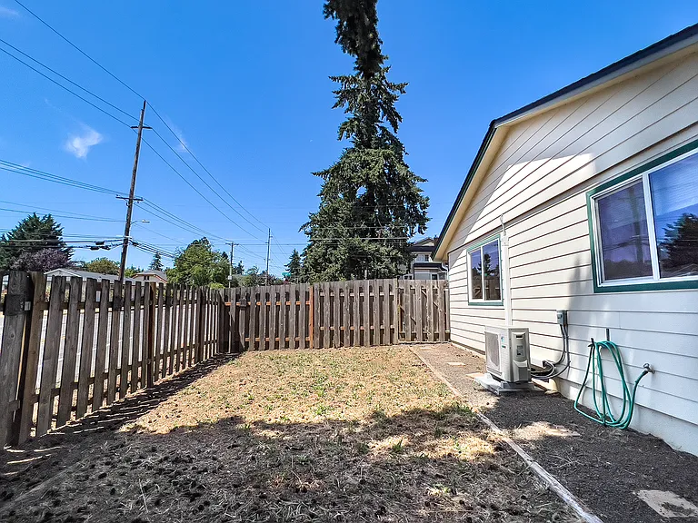 12780 SE 25th Ave — Photo 20