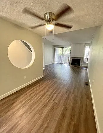 Cambridge Court Townhomes — Photo 15