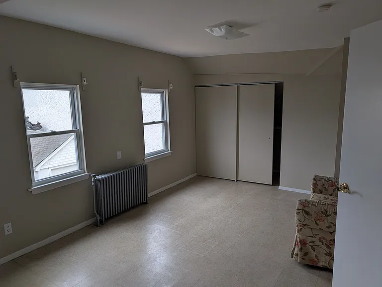 136 Duffy Ave — Photo 3