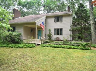 422 Trimtown Rd, Scituate, RI 02857