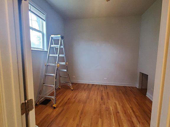 4th image of 3725 W Diversey Ave #1F