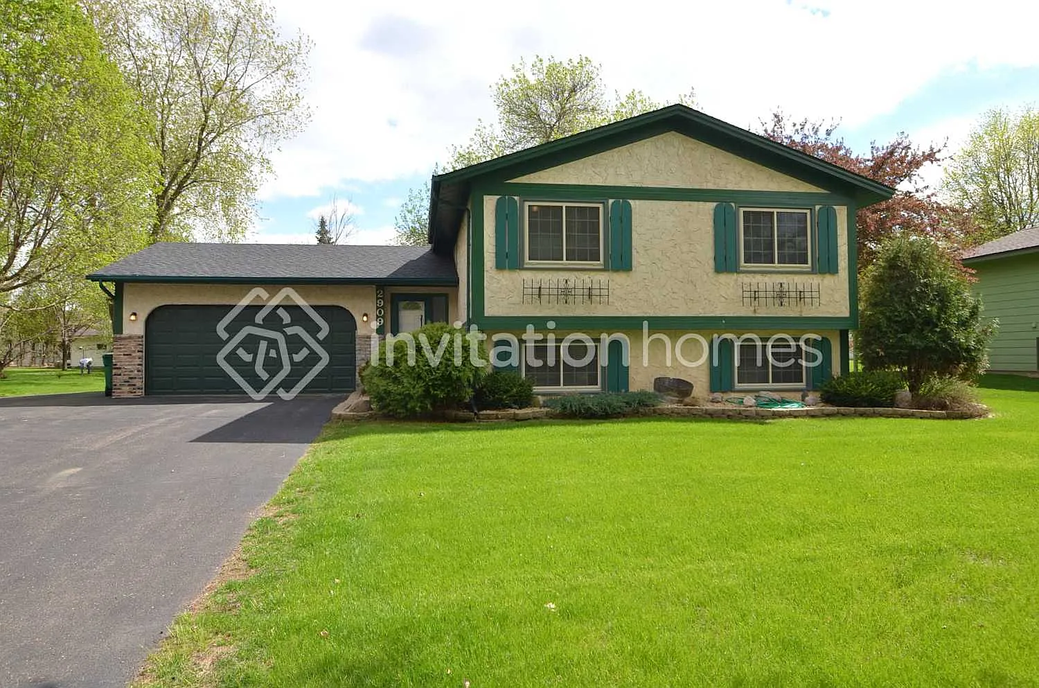 2909 Pearson Pkwy Brooklyn Park, MN 55444 — Photo 1