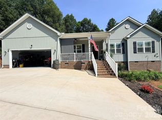 10 Mooney Dr, Taylorsville, NC 28681