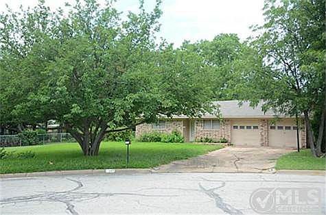 2nd image of 2804 NE Park Dr