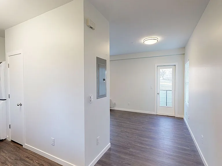 1298 Meade St — Photo 3