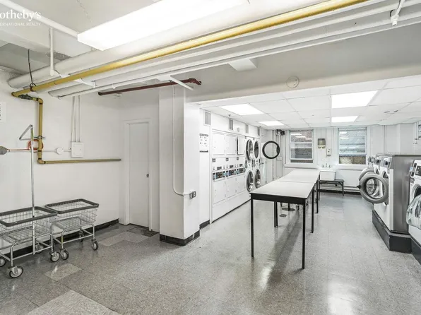 321 East 43rd Street image 10 of 12