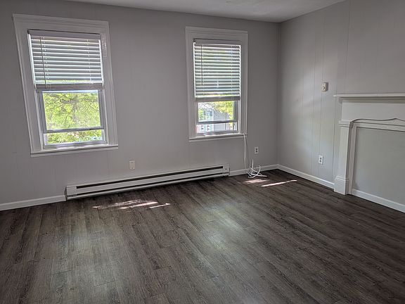 4th image of 37 S Bridge St APT 2