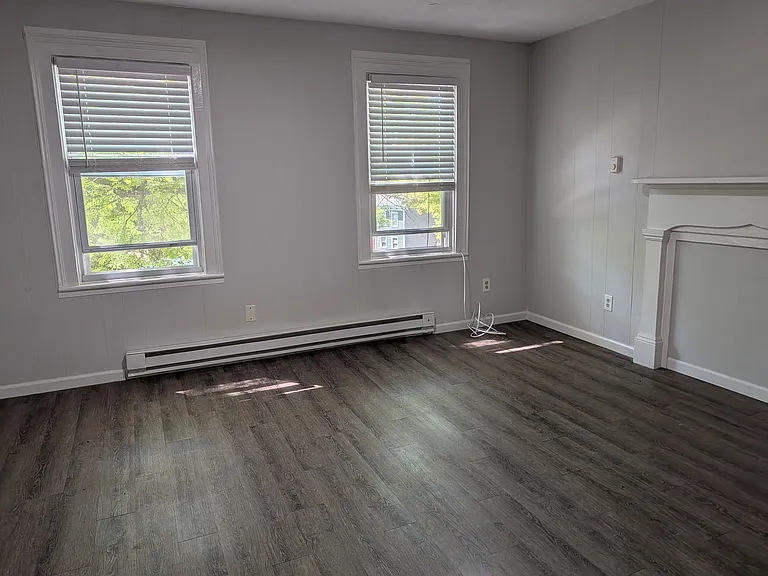 37 S Bridge St #2 — Photo 4