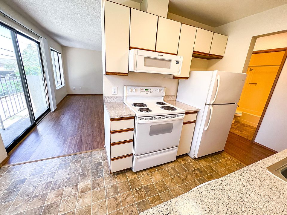1st image of 5505 15th Ave NE APT 103