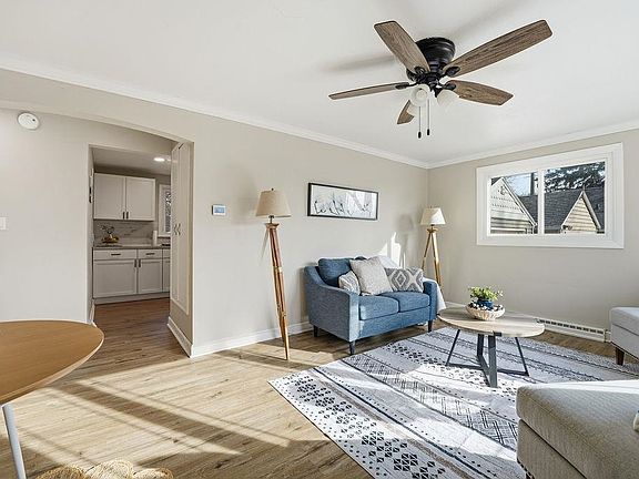 2nd image of 400 S Outagamie St