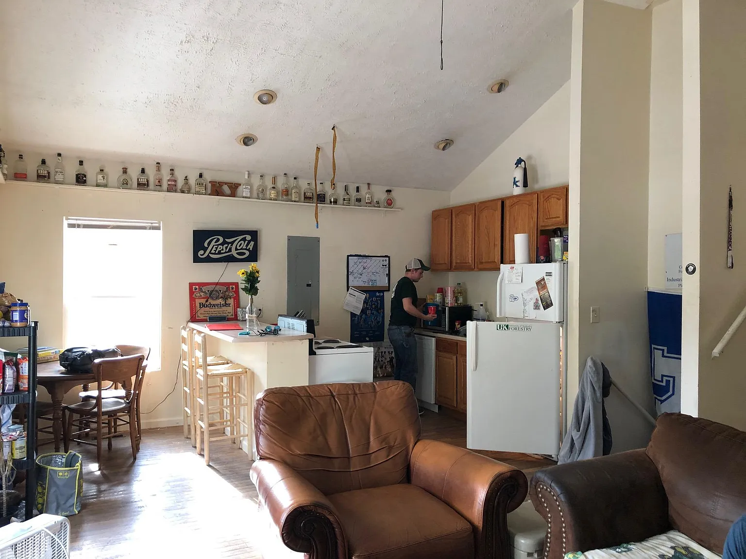 219 University Ave — Photo 2