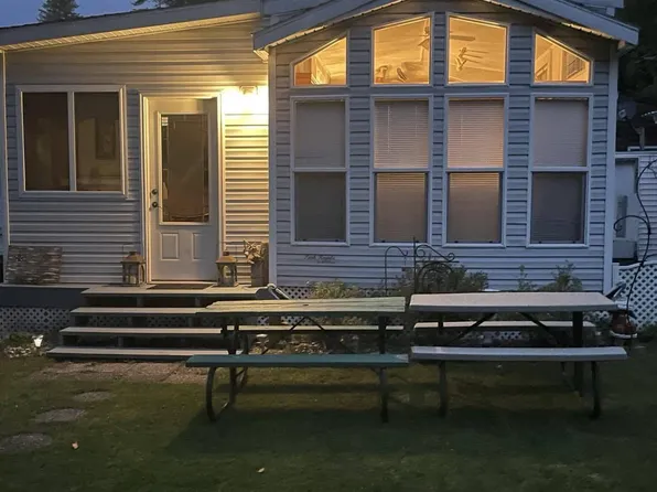 8091 Carriage Ln, Stanwood, MI 49346