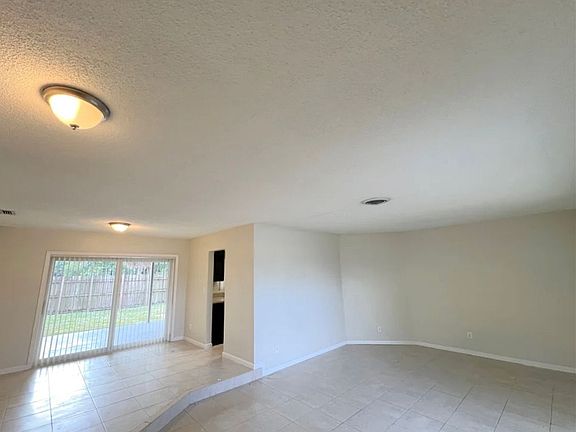 4th image of 4467 NW 43rd St