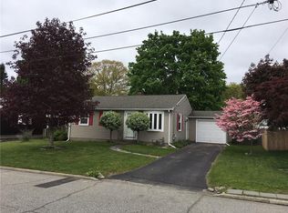 25 Cedarwood Dr, Riverside, RI 02915