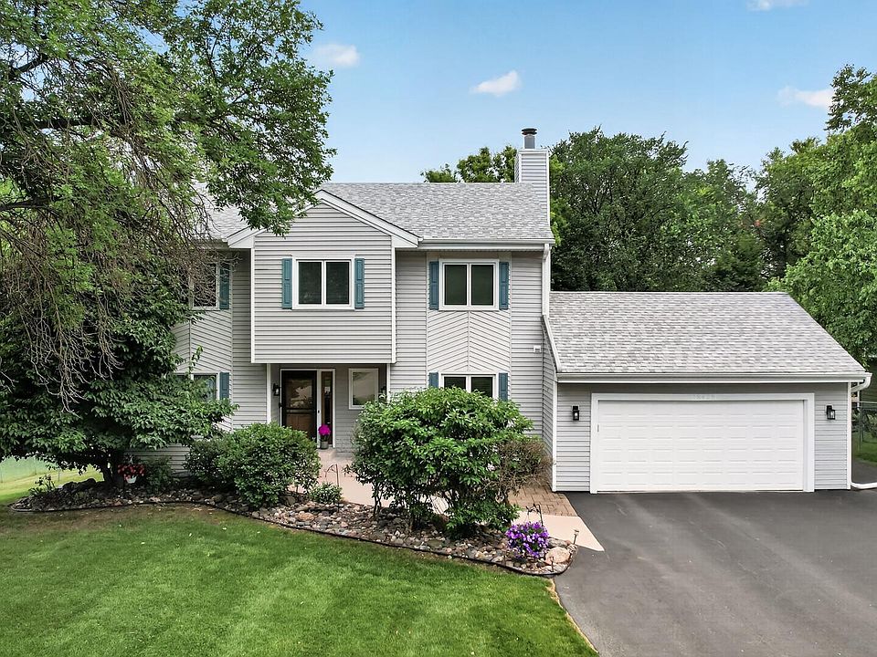 1st image of 18425 Harrogate Dr