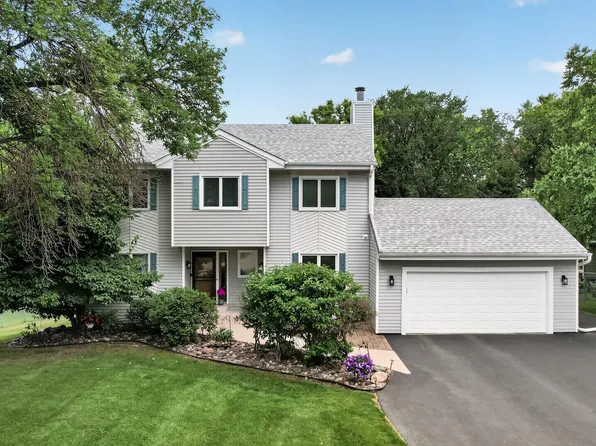 18425 Harrogate Dr, Eden Prairie, MN 55346