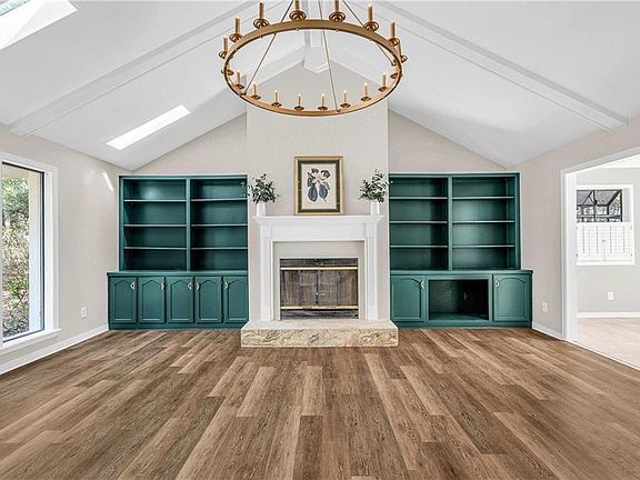4th image of 613 Oak Ridge Ct W