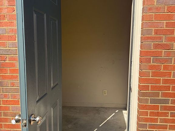 4th image of 1944 Woodrun Dr