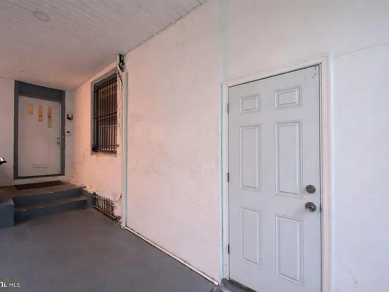 3215 Summer St — Photo 61