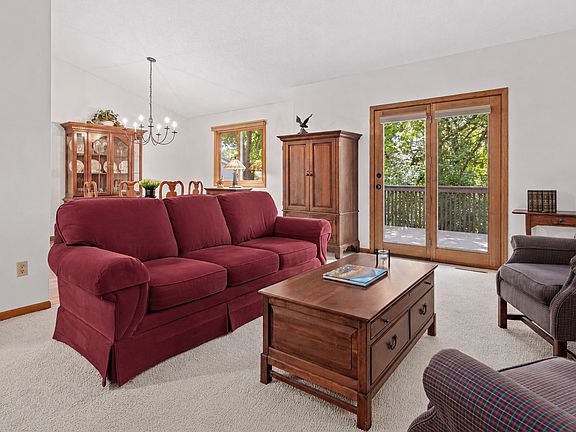 4th image of 18258 Cascade Dr