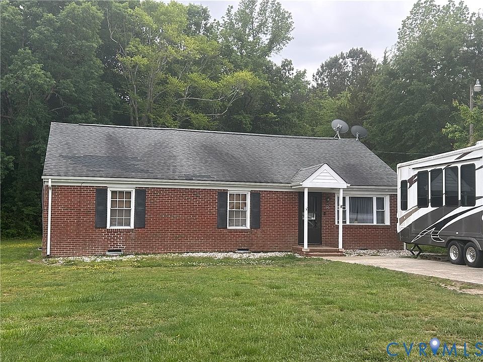 1st image of 449 Colonial Trl W