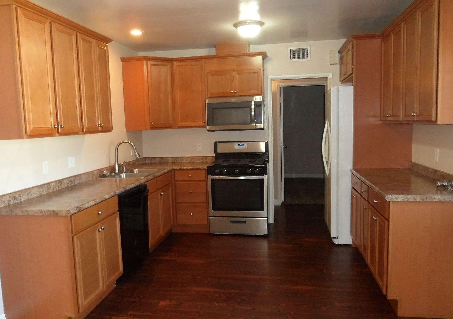 Single Story 4BR 2BA Home 2 Car Garage — Photo 2