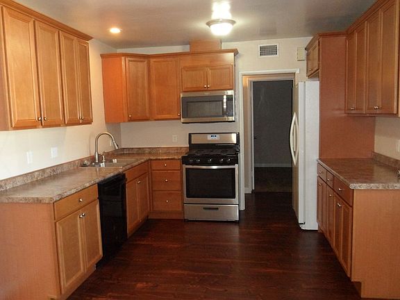 2nd image of 344 N Shattuck Pl