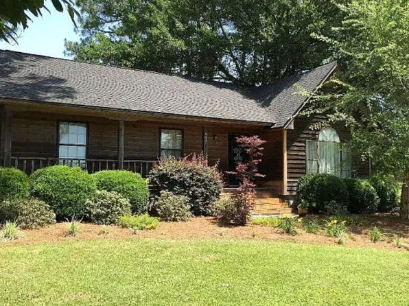 907 4th St W, Tifton, GA 31794