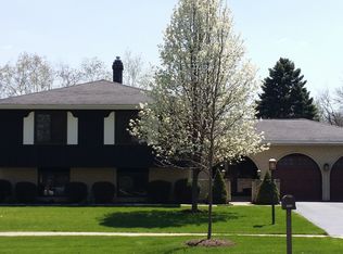 1905 71st St, Darien, IL 60561