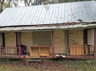 209 N Rhodes St, Union Point, GA 30669