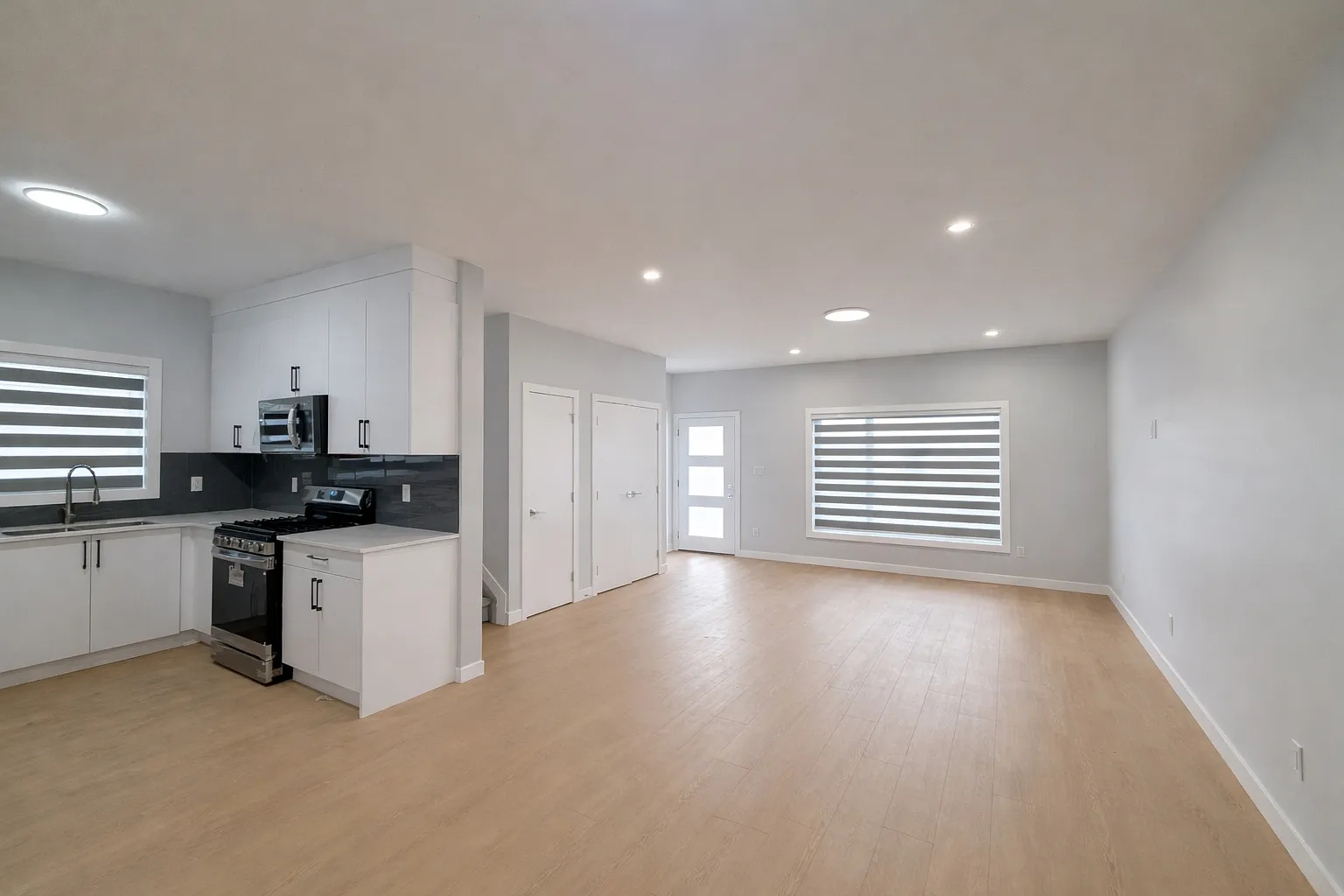 Family Rentals on 29 St SW Alces Edmonton — Photo 1