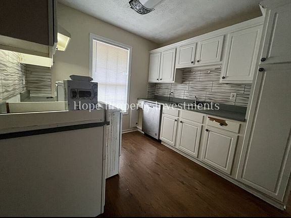 5th image of 55 Canterbury Dr