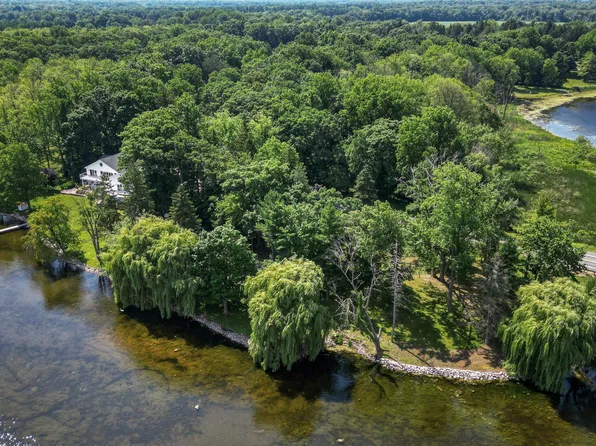 15665 Portage Rd, Vicksburg, MI 49097