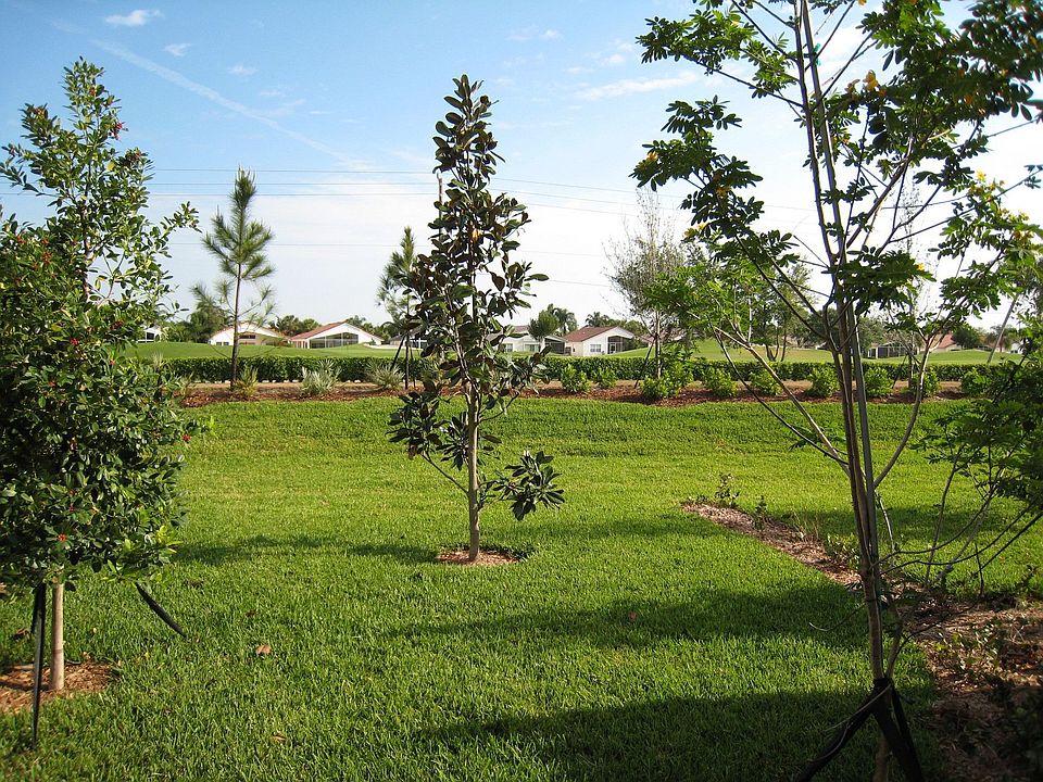 Rear Garden facing Westchester Golf Club