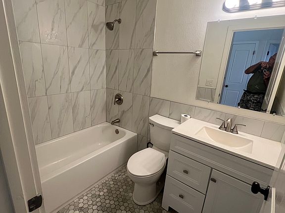 5th image of 211 E Mission Ave APT 8