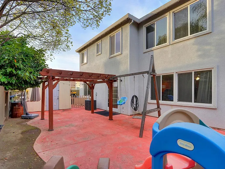 1817 Redondo Rd — Photo 37