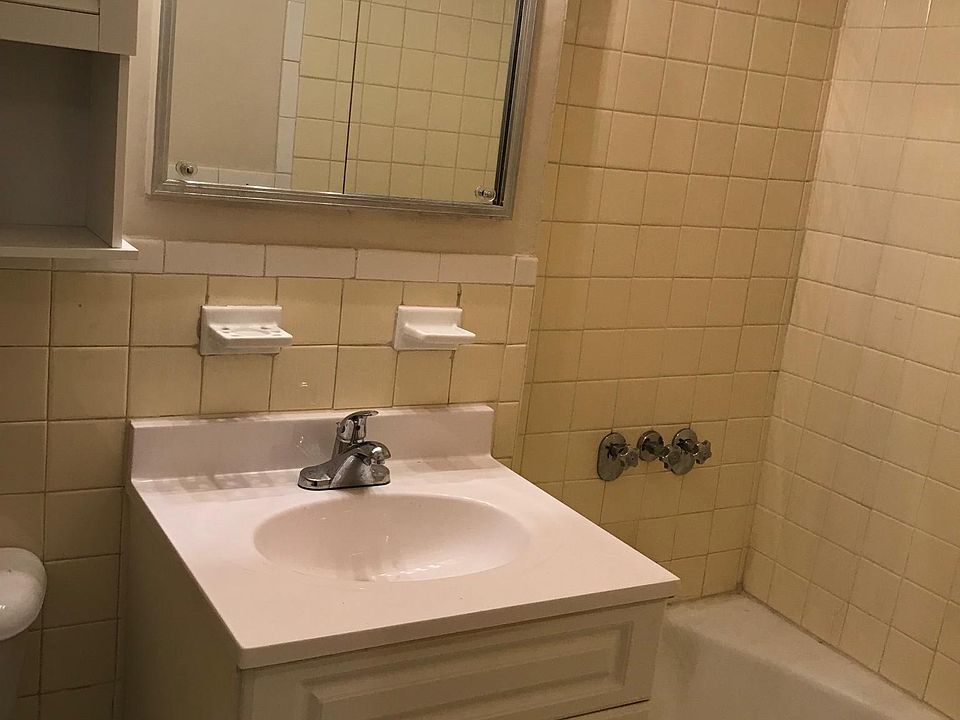 2nd image of 9 New St APT 1F
