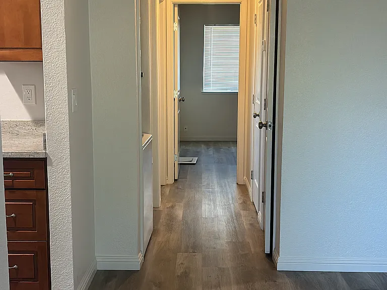 4750 Greenholme Dr #4 — Photo 6