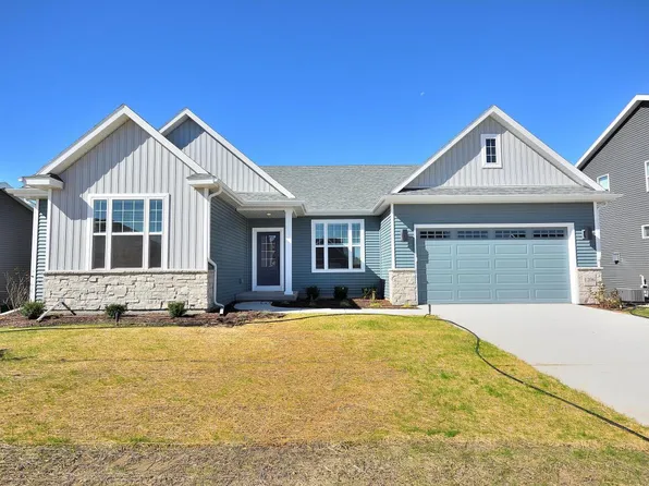 1206 Arrowood CIRCLE W W, Oconomowoc, WI 53066