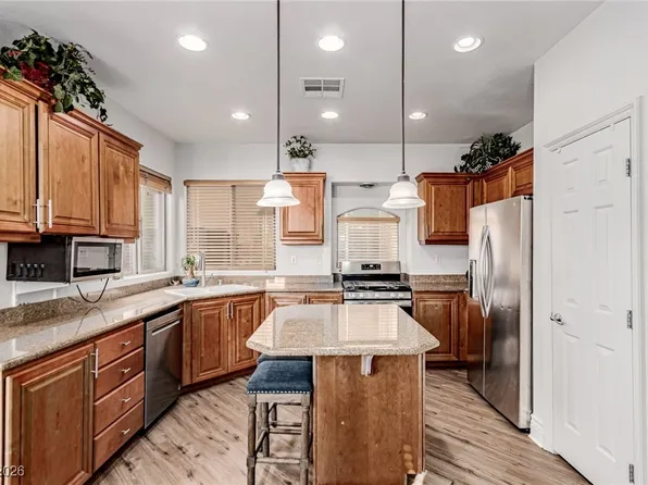 135 Broken Putter Way, Las Vegas, NV 89148