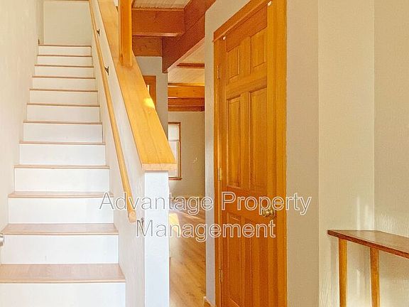 3rd image of 149 NE Powderhorn Dr