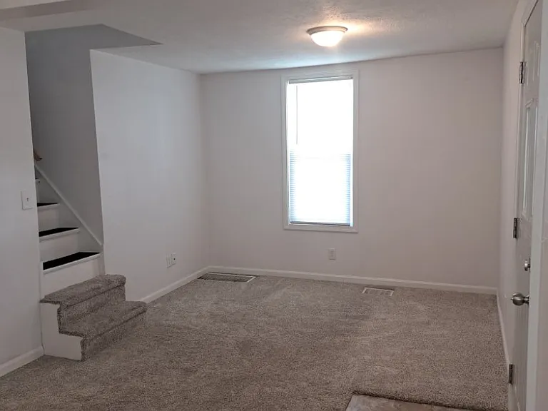 5804 S 50th Ave — Photo 9