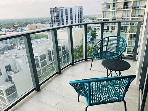 121 NE 34th St #1709 Photo 1