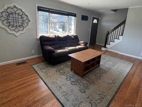 2nd image of 109 Bellevue Ave
