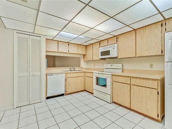 4th image of 16 Escondido Cir Unit 221