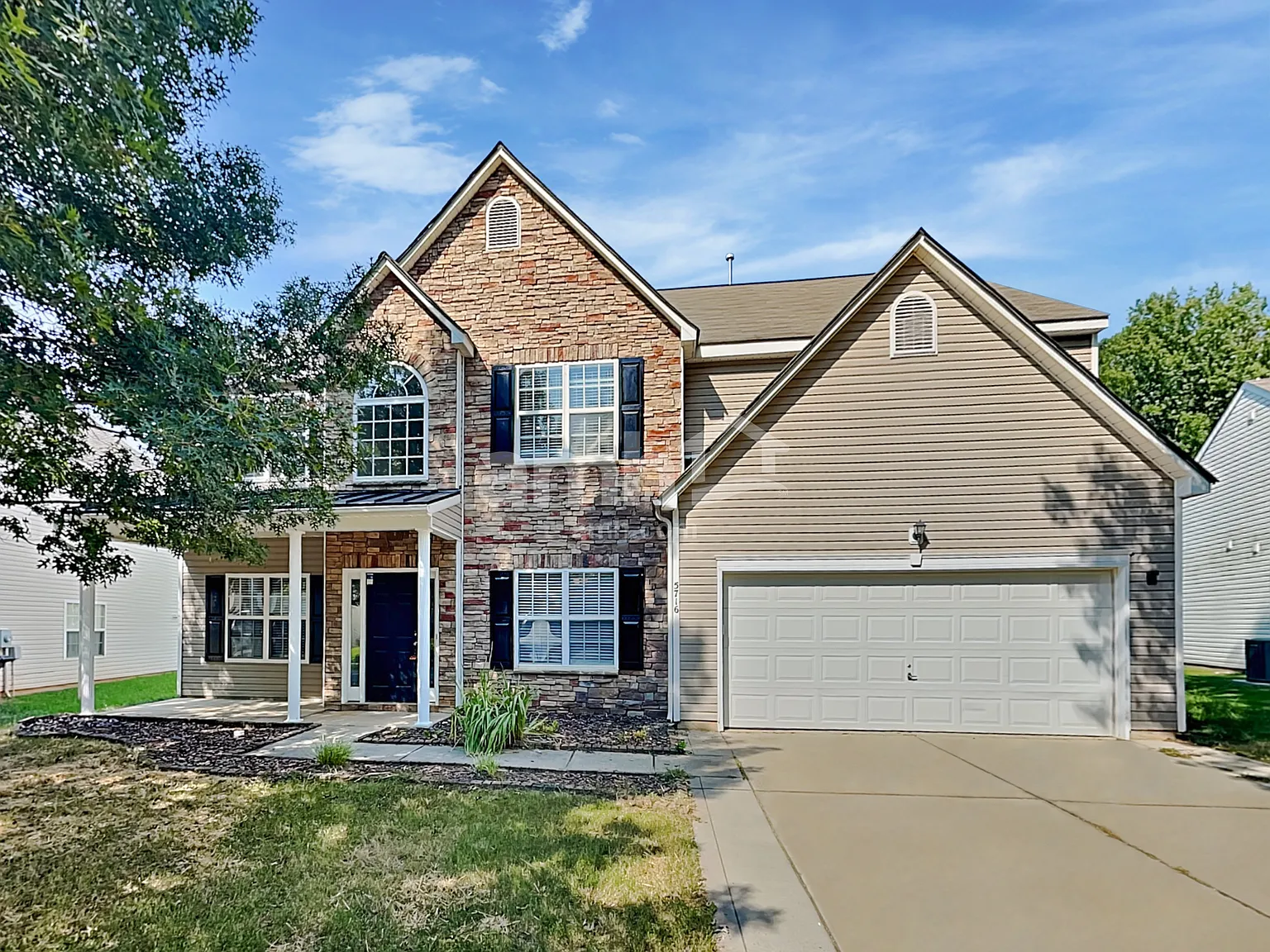 4 bed, 3.0 bath, 2744 sqft, $2,760 — Photo 1