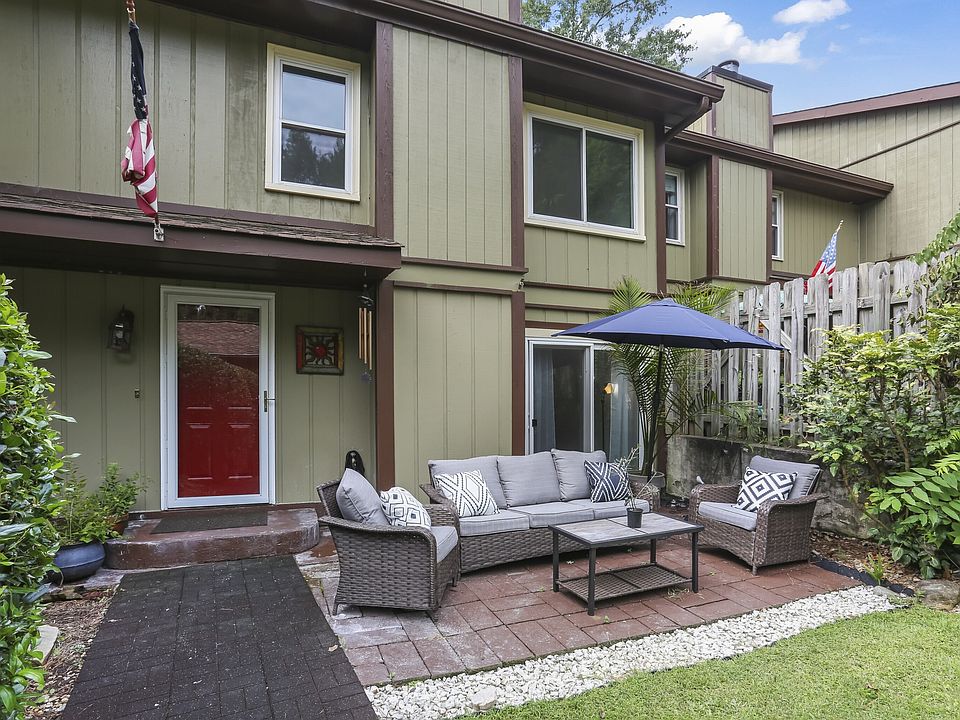 1st image of 3122 Lake Ct