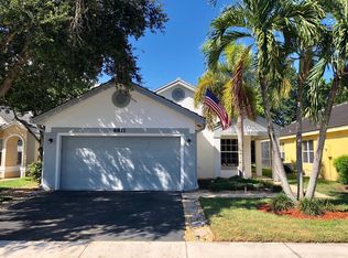 8811 Lake Park Cir, Fort Lauderdale, FL 33328